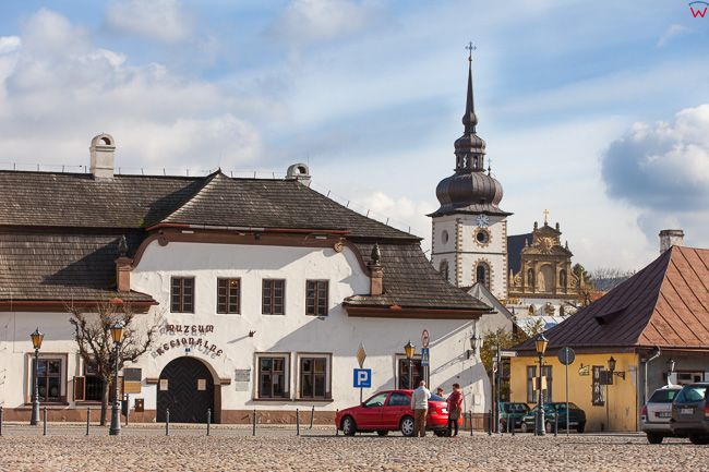 Stary Sacz, panorama Rynku z Muzeum Regionalnym. EU, Pl, Malopolskie.
